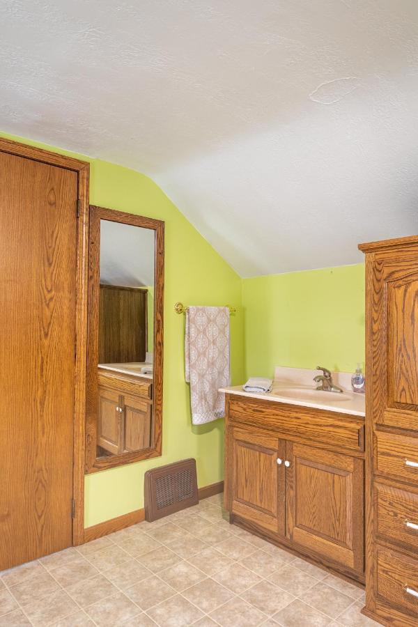 Villa Weaver Ridge Manor Millersburg Exterior foto